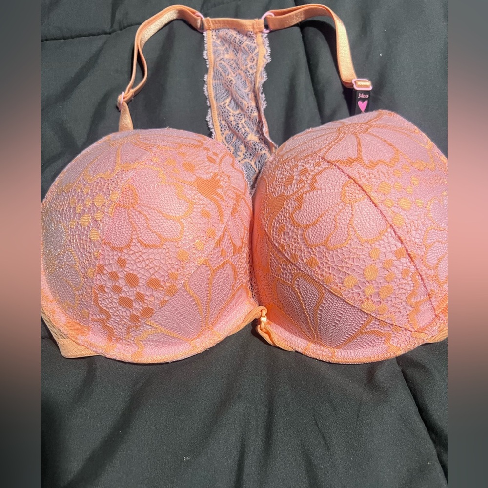 NWT 34dd lightly Lined Victoria Secret bra
